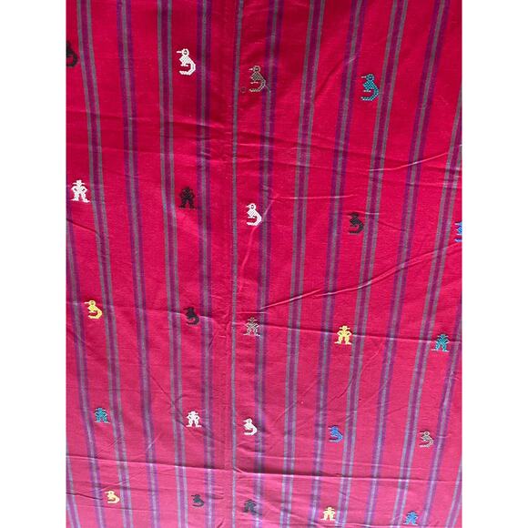 Vintage Large Guatemalan Handloomed Cotton Tablecloth Bird and Man Motif 58”x99” - Picture 5 of 6